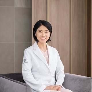 関根 彩子