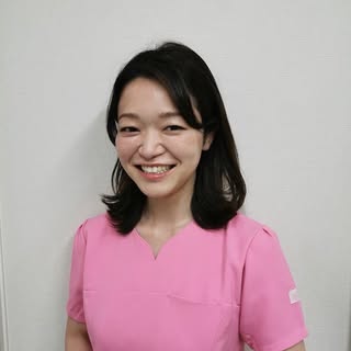 中山　理華子