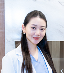 三輪 莉々依