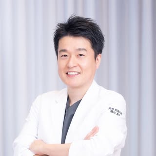 積山 真也