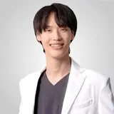 東 俊介